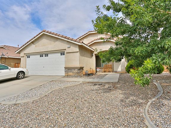 3rd image of 15499 Jojoba Ln