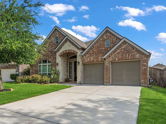 2nd image of 23463 Millbrook Dr