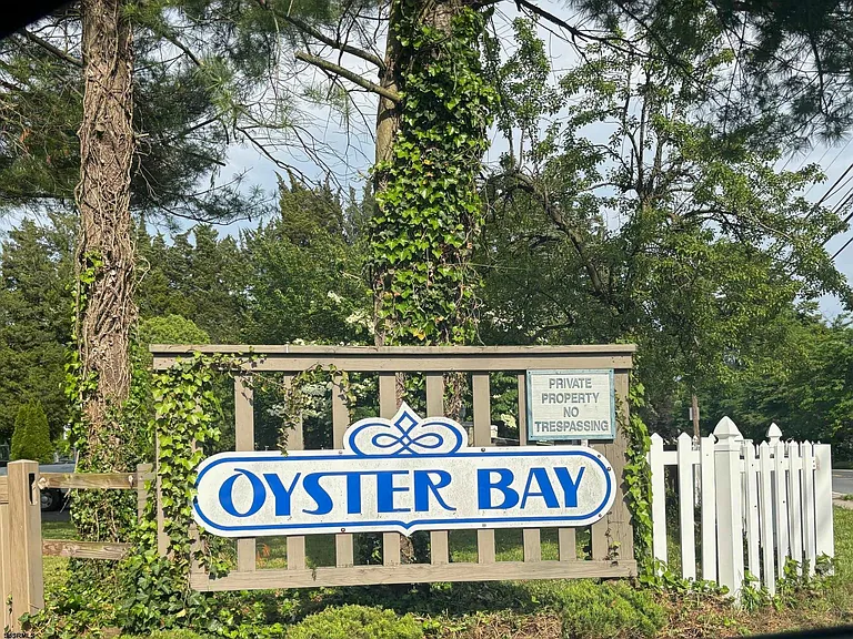 27 Oyster Bay Rd #G — Photo 4
