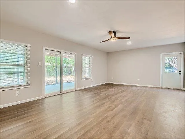 334 Shropshire Dr — Photo 14