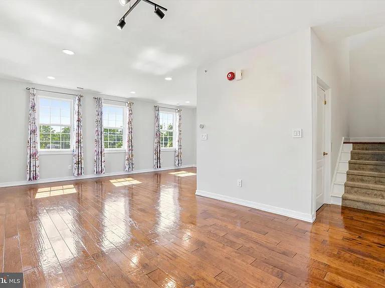 121 Hagen Dr #B — Photo 5