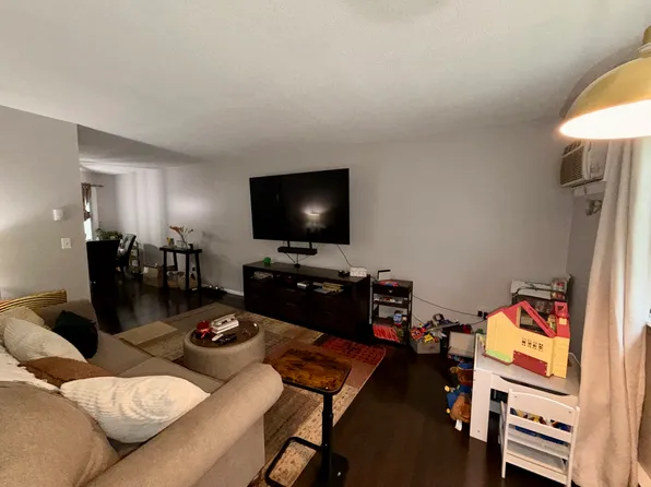 92 Cynthia Ln APT E3, Middletown, CT 06457