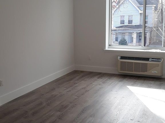 5th image of 629 E 222nd St #4R