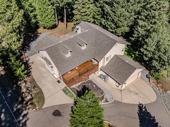 3rd image of 16111 Pioneer Creek Rd