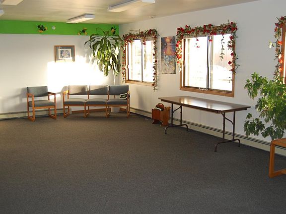 COMMUNITY ROOM