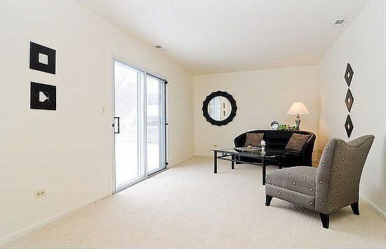 Family Rm exits to Deck