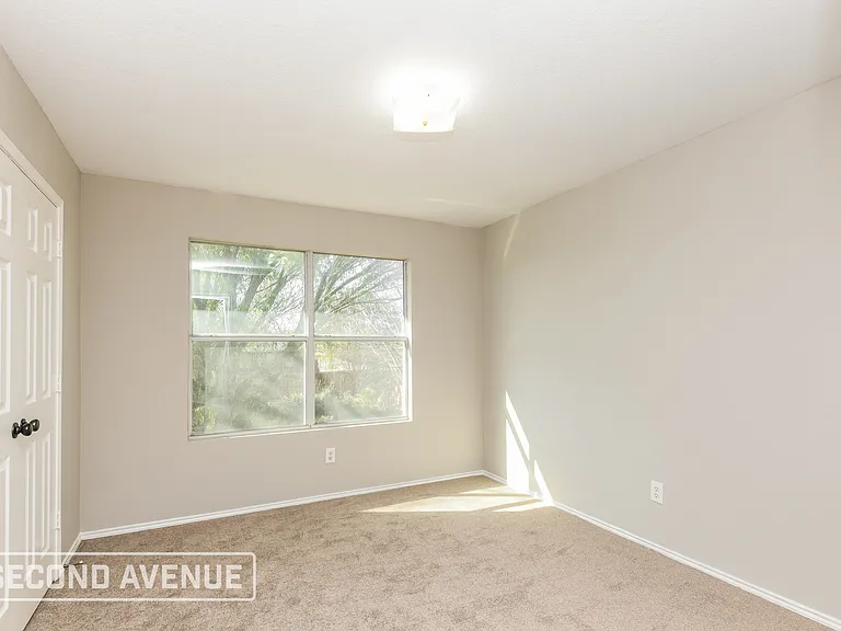 6237 Hereford Dr — Photo 16