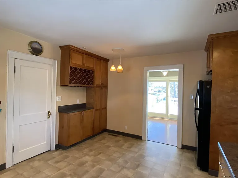 365 Stage Rd — Photo 4