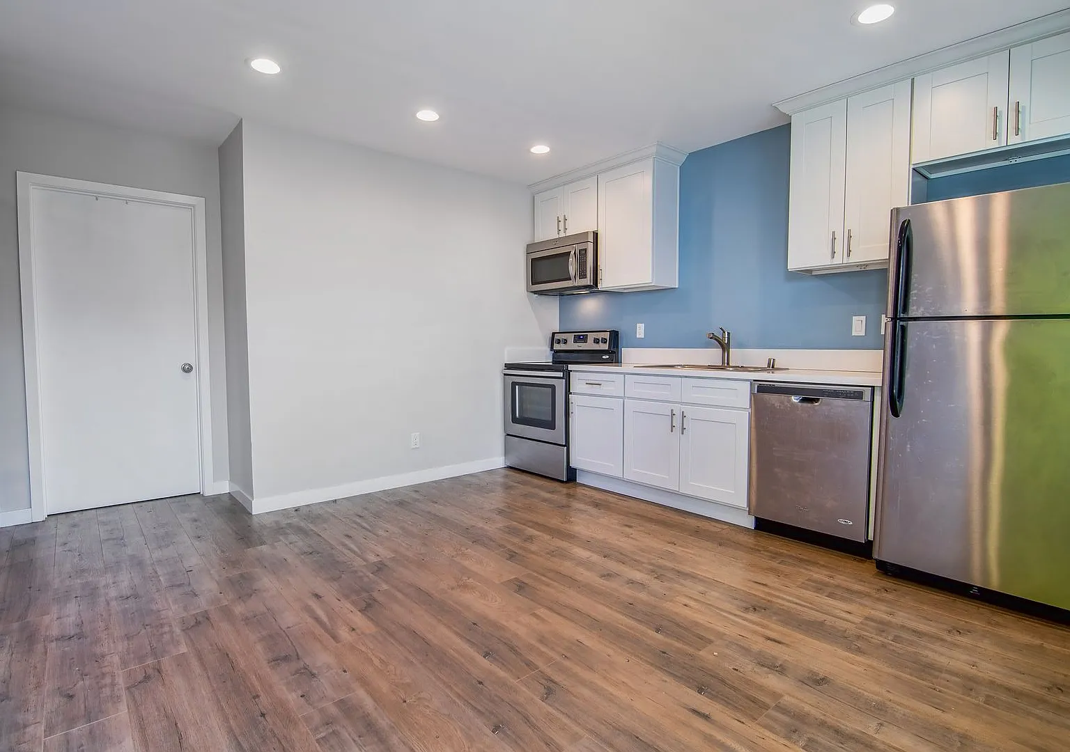 3bed2bath in Prime USC Location — Photo 3