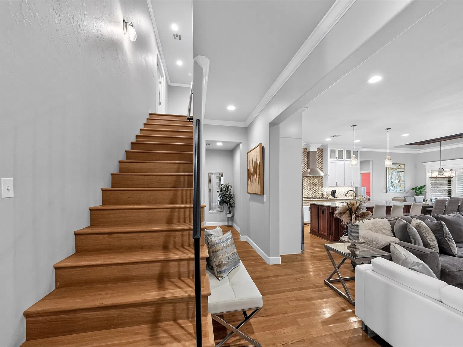 4 bed, 3.5 bath, 3102 sqft, $5,000 — Photo 3
