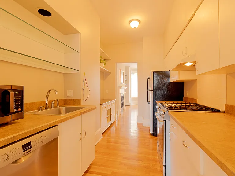 256 W Newton St #3 — Photo 12