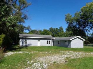 819 W Us Highway 12, Galien, MI 49113