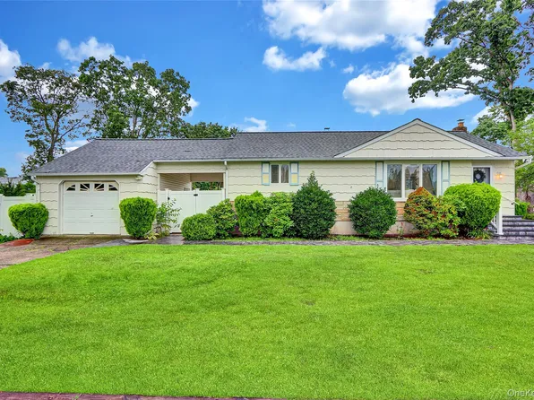 1 Warwick Street, Deer Park, NY 11729