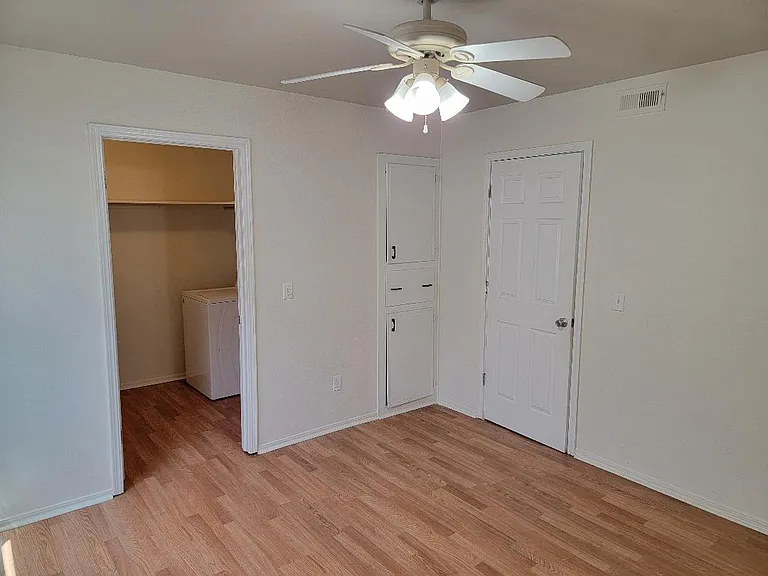 910 NW 10th St #105 — Photo 17