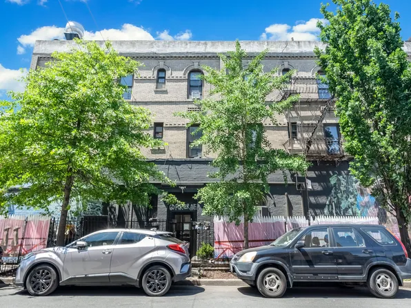 112 Harrison Place image 4 of 7