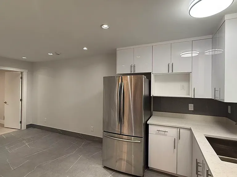 20700 51b Ave — Photo 10