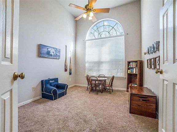 4th image of 1105 Tanglewood Ln