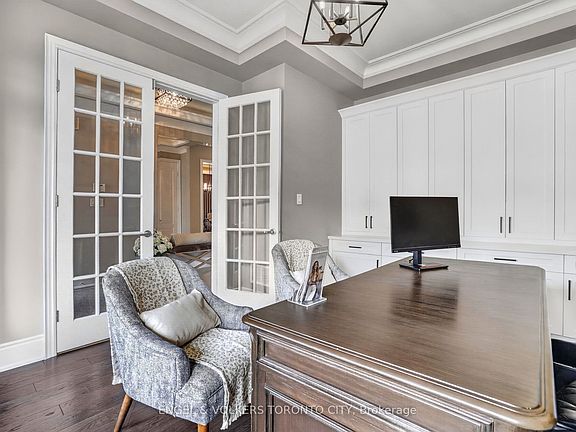 4th image of 14 Coppermine Ct