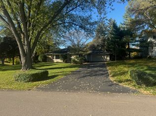 5002 Mirror Lakes Dr, Edina, MN 55436