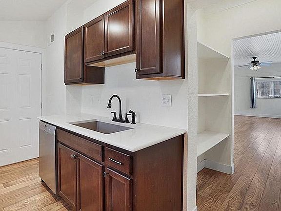 4th image of 530 E Del Norte St #2