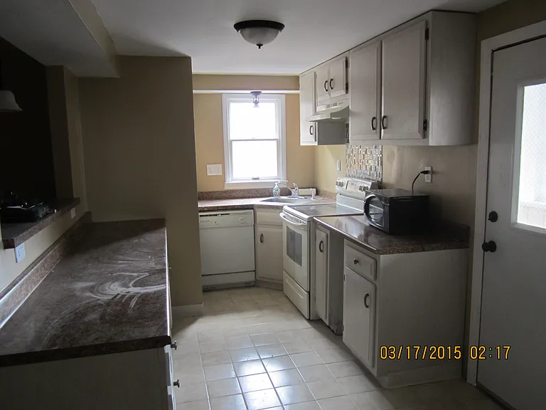 335 E 8th Ave #1 — Photo 4