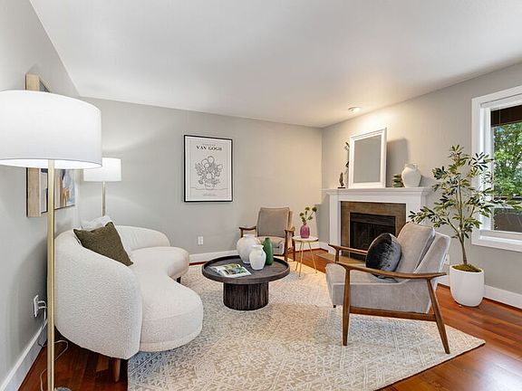 2nd image of 8980 Redmond Woodinville Rd NE APT 101