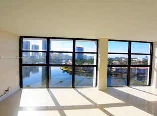 200 Leslie Dr APT 1124, Hallandale, FL 33009