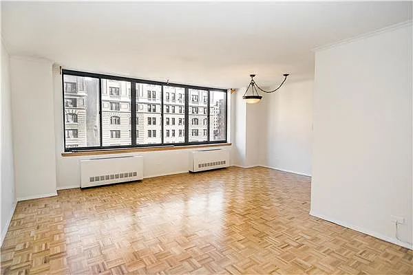 Rented by Century 21 Metropolitan | media 16