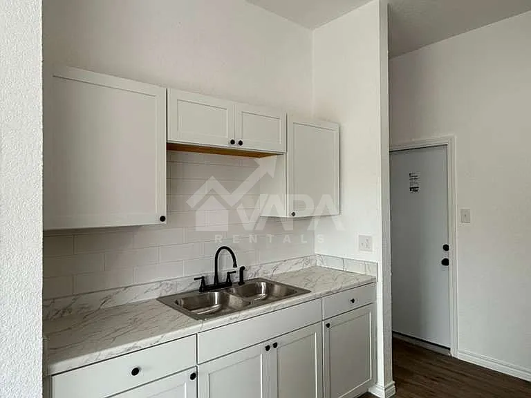 8750 Shallow Ridge Dr — Photo 6