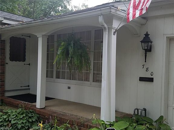 3rd image of 780 Red Hill Dr