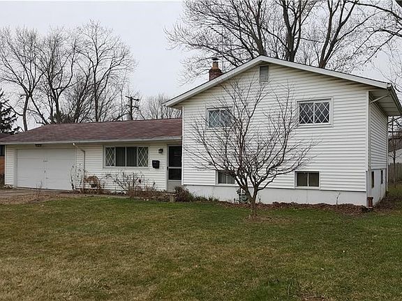 2nd image of 5584 Meadow Ln