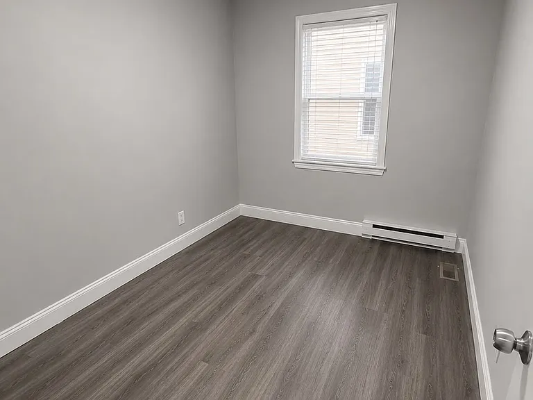 35 Hillman St #4 — Photo 4