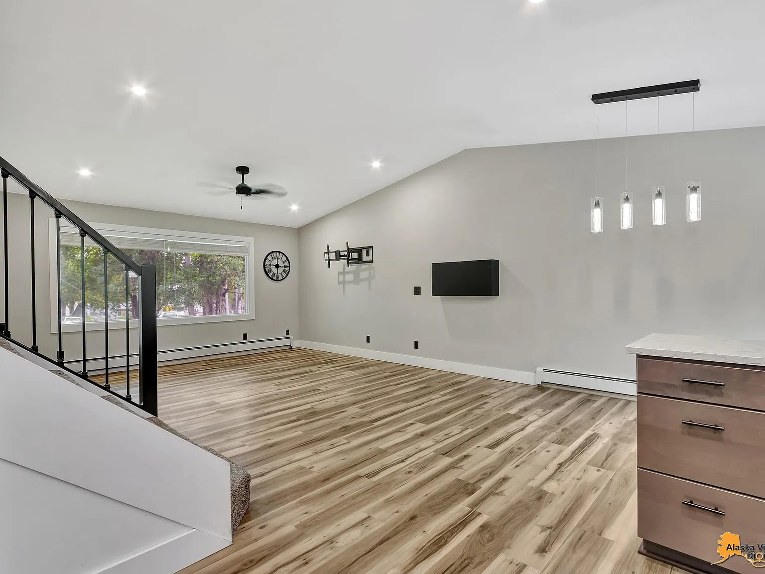 3 bed, 1600 sqft, $2,950 — Photo 1