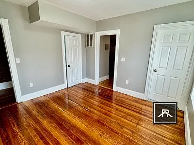 4 bed, 1.5 bath, 1200 sqft, $4,100 — Photo 3