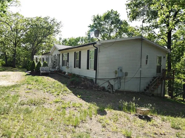 20449 Cedar Gate Dr, Warsaw, MO 65355