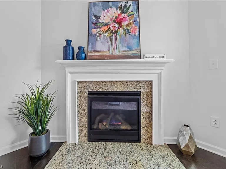 254 Sapphire Rd — Photo 9