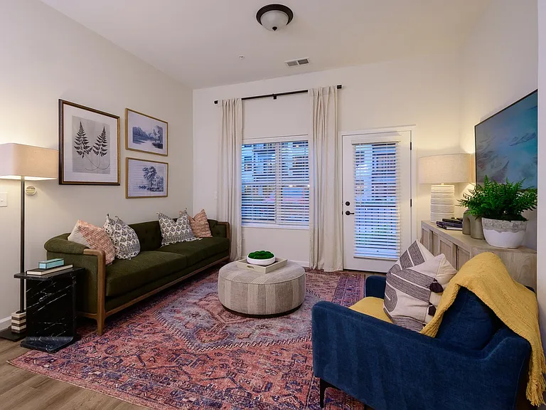 Kempton Apartments — Photo 34