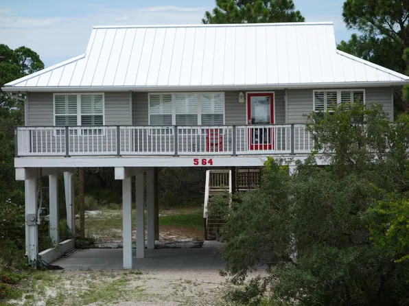 564 W Bayshore Dr, Saint George Island, FL 32328