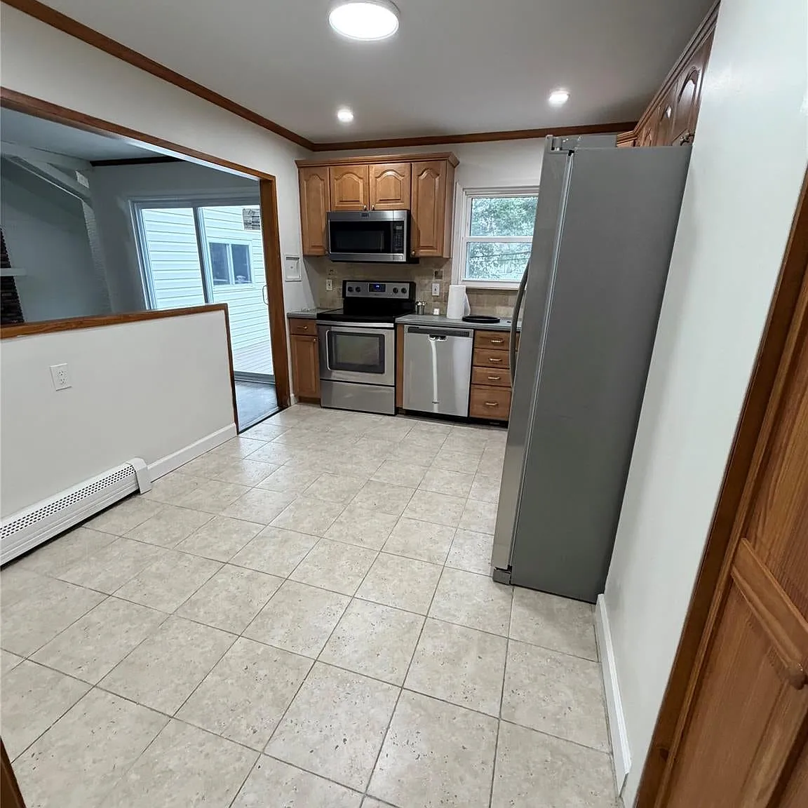 3 bed, 1.5 bath, 1600 sqft, $4,500 — Photo 4