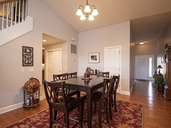 4th image of 170 Tall Oak Blvd