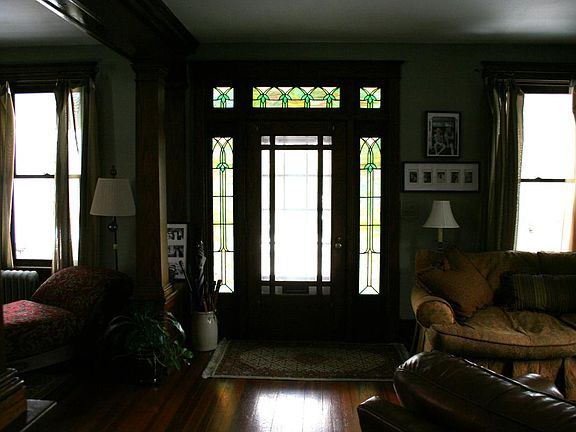 Front door w/stained glass panels
