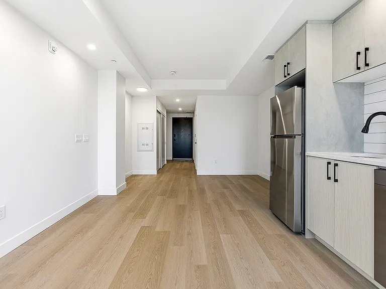 200 Elgin St — Photo 100