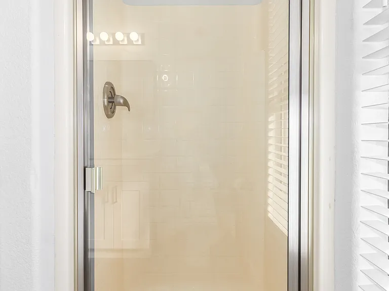 Guest shower