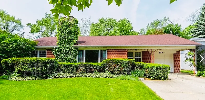 834 S Arlington Heights Rd photo 1