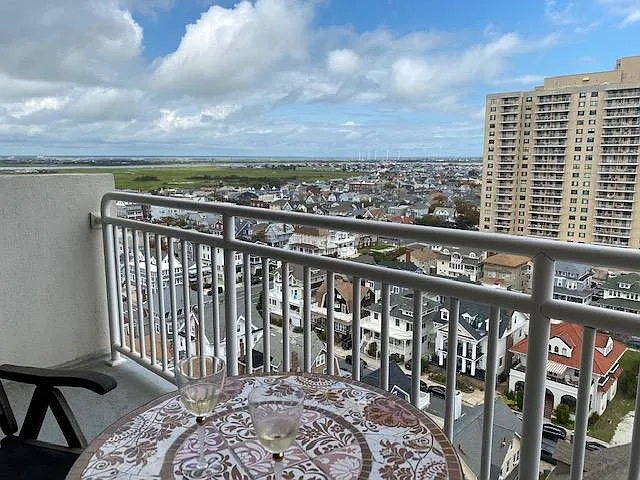 5200 Boardwalk #16D — Photo 15