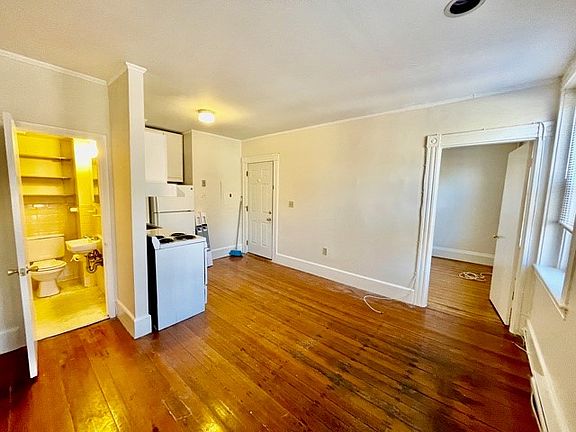 2nd image of 37 Tileston St APT 2R