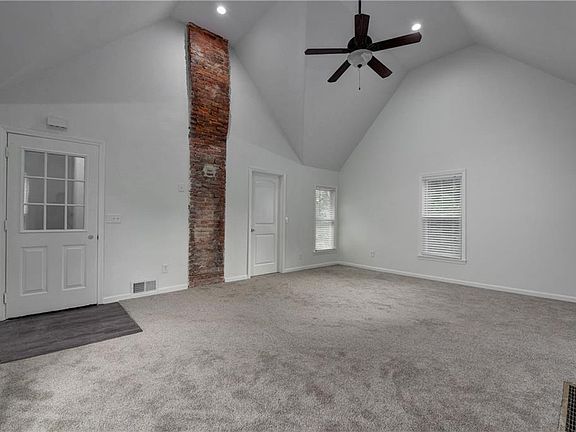 2nd image of 1857 W 47th St #Up
