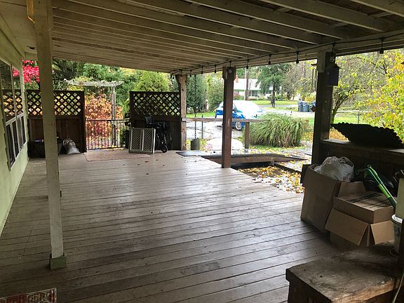 4th image of 3116 128th St E
