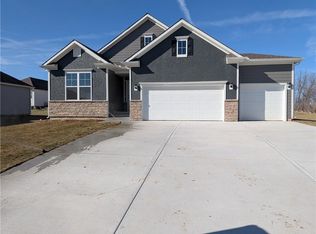 20754 W 188th Ter, Spring Hill, KS 66083
