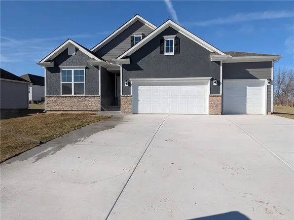 20754 W 188th Ter, Spring Hill, KS 66083